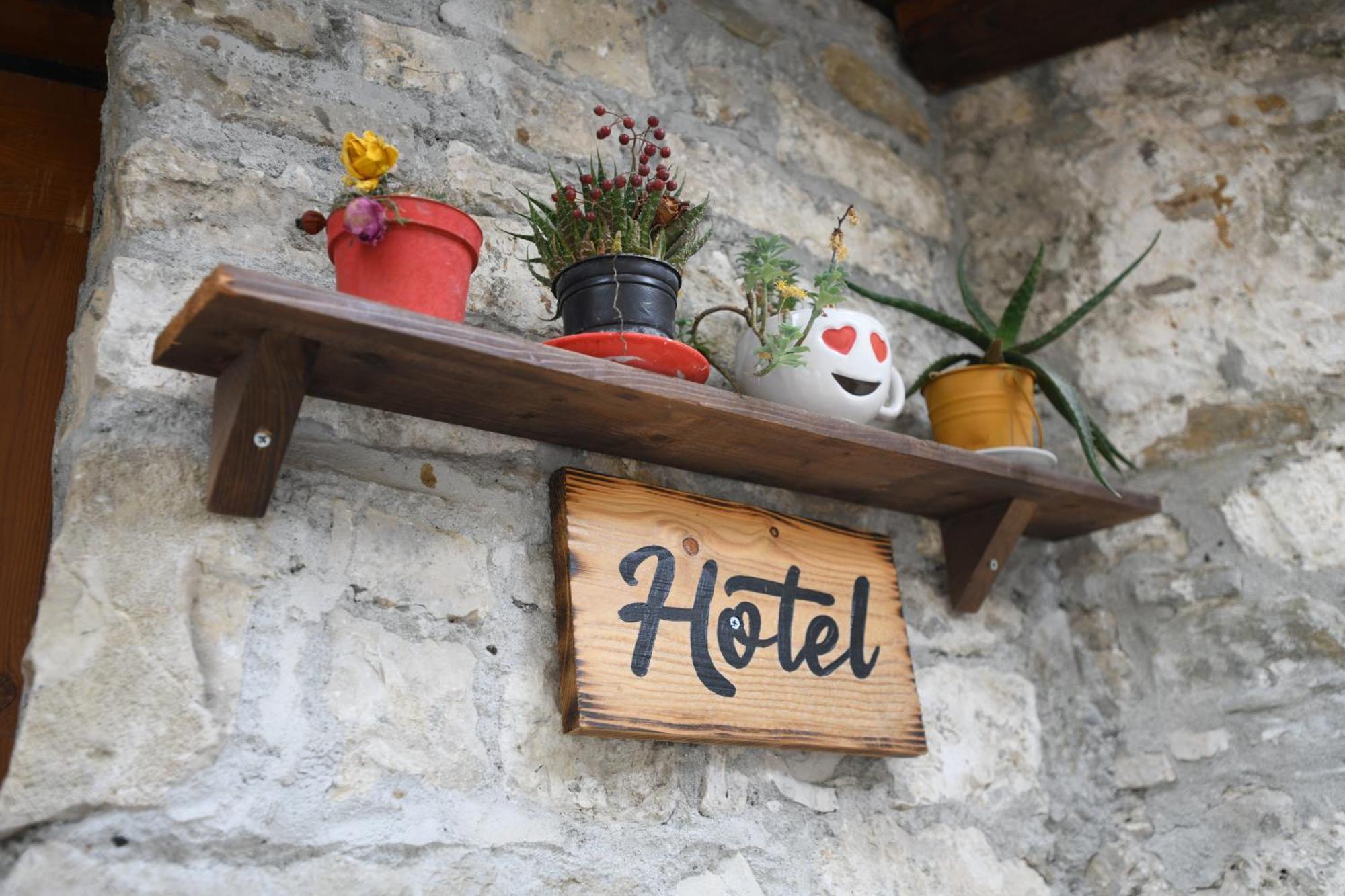 Guesthouse Alvaro Kadiu Berat Exterior photo